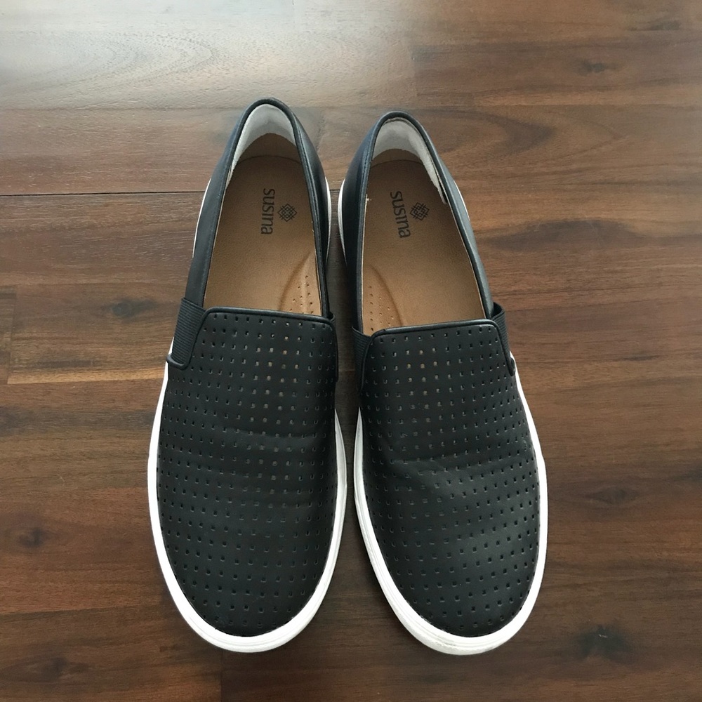 Blue leather flat, comfortable walking shoes